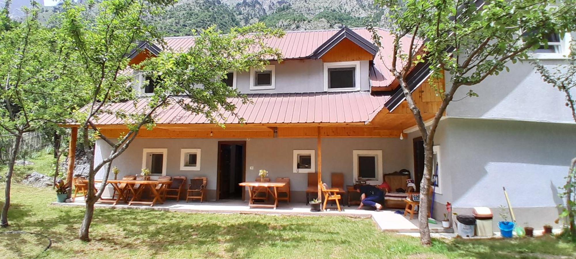 Bujtina Sherifaj Valbone Exterior photo